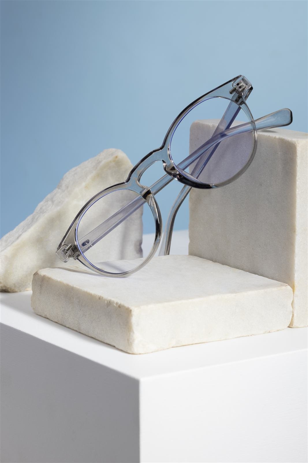 Women's eyewear frame